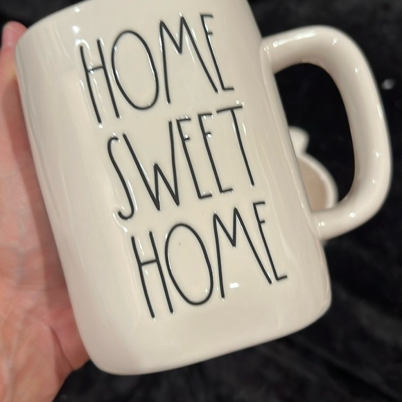 ⭐️BOGO FREE⭐️ RAE DUNN Miscellaneous Ceramic Mugs - Picture 4 of 7